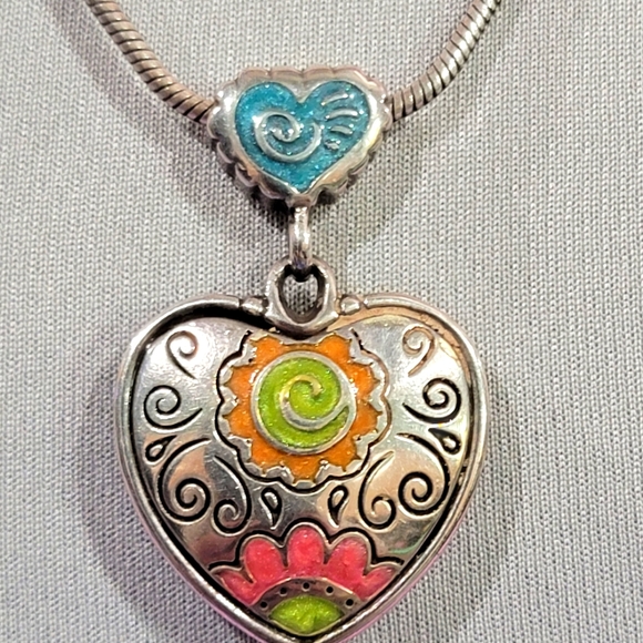 RARE RETIRED BRIGHTON FLOURISHED HEARTS NECKLACE NWOT - Picture 5 of 6